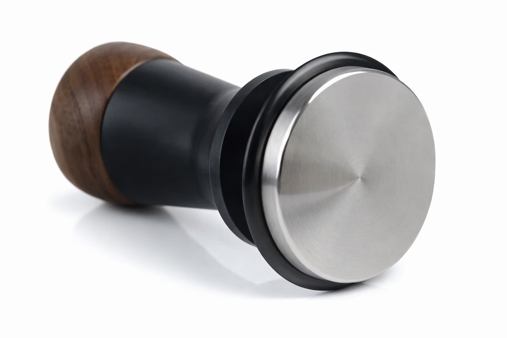 Professionel espressotamper med fjederbelastet nivelleringsfunktion og kalibreret tryk – 53 mm