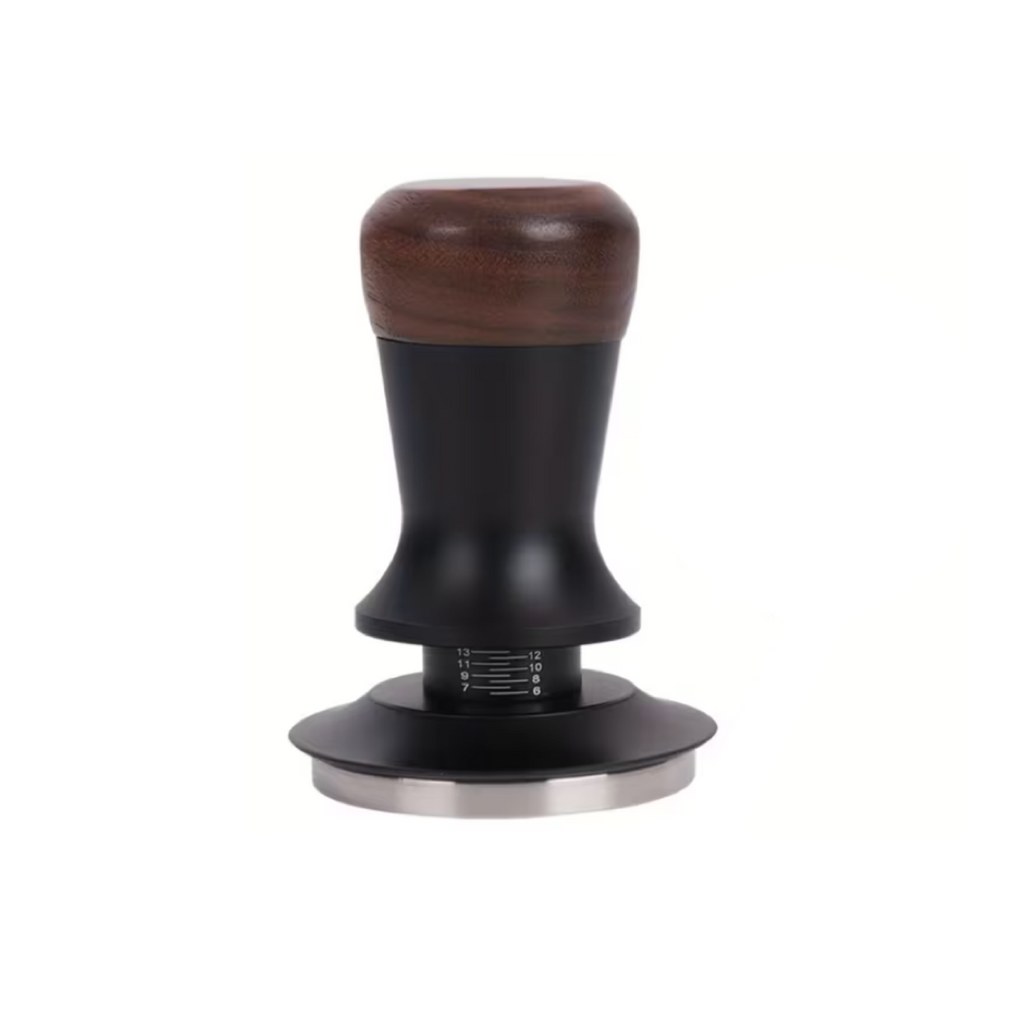 Professionel espressotamper med fjederbelastet nivelleringsfunktion og kalibreret tryk – 53 mm